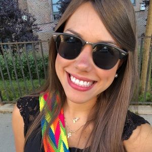 Meet your Posher, Adriana v